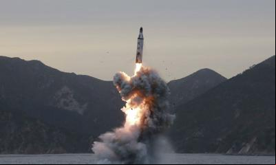 Coreias testam mísseis e ampliam corrida armamentista