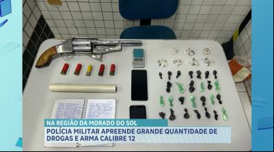 PM apreende drogas e arma calibre 12 na Morada do Sol; dois homens são conduzidos