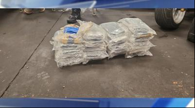 Mais de 20 tabletes de cloridrato de cocaína são apreendidos pela PRF na BR-135