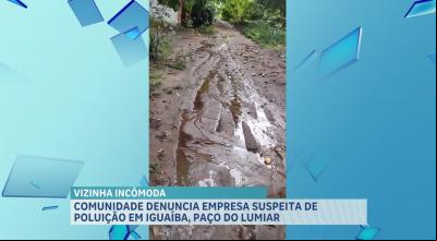 Manifestantes protestam contra empresa suspeita de despejar restos de animais abatidos em via pública