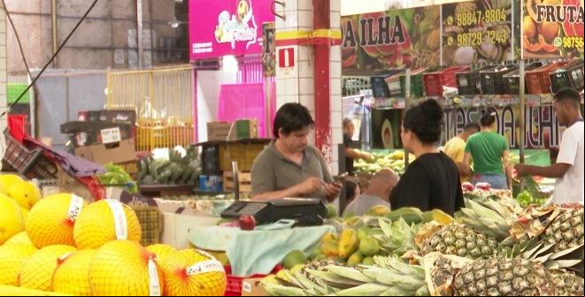 Apesar da queda da inflação, preços de alguns produtos ainda estão pesando no bolso