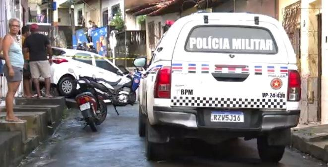 Homem é assassinado e mulher baleada após suposto plano arquitetado por companheiro da vítima
